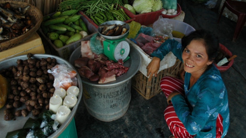 Women at the center of our economic activity Women at the center of our economic activity