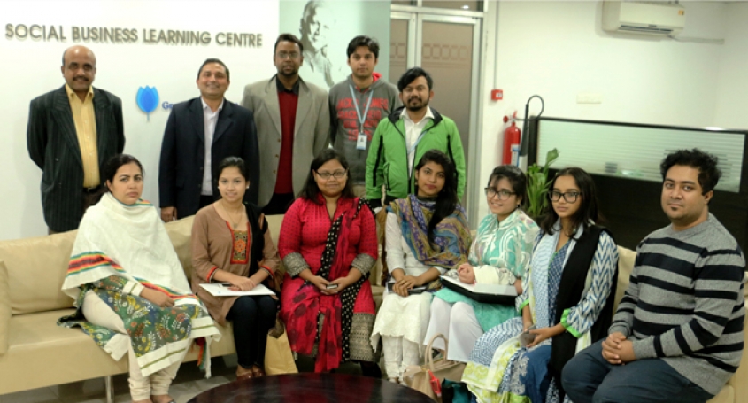 Introducing Grameen Telecom Trust Activities to Interns Introducing Grameen Telecom Trust Activities to Interns